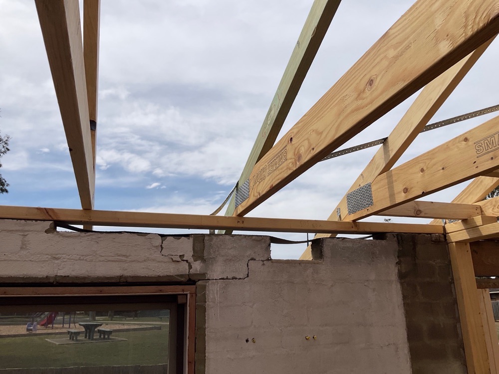 Girder truss not supported where the engineering requires, recorded during a frame inspection in Melton, 7 km from Rockbank